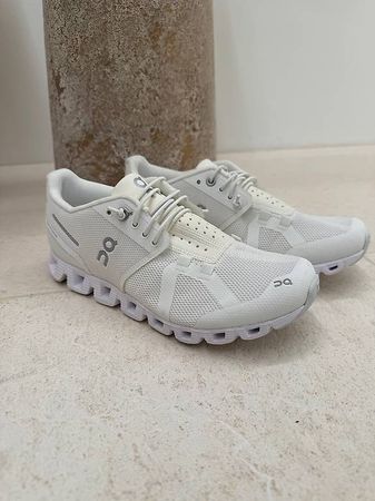 Neuer ungetragener On Schuh agr 36.5