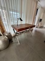 Exklusiver Designer-Schreibtisch aus Massivholz  Zum Verkauf