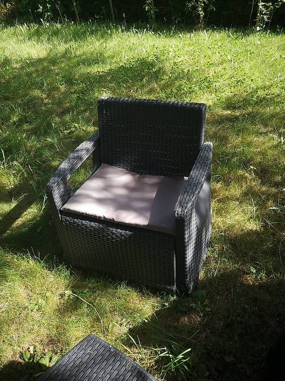 Set di tavolo e panche: Ensemble de jardin complet  – Usato da Cheseaux-Lausanne venduto da poron 2