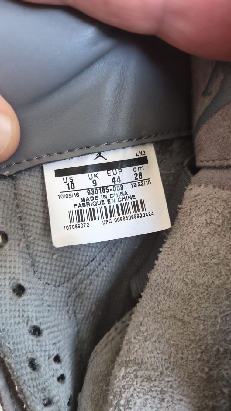 Jordan Scarpe da uomo: Jordan 4 Kaws ("Cool Grey") – Usato da Diessenhofen venduto da mra_xqx9 5