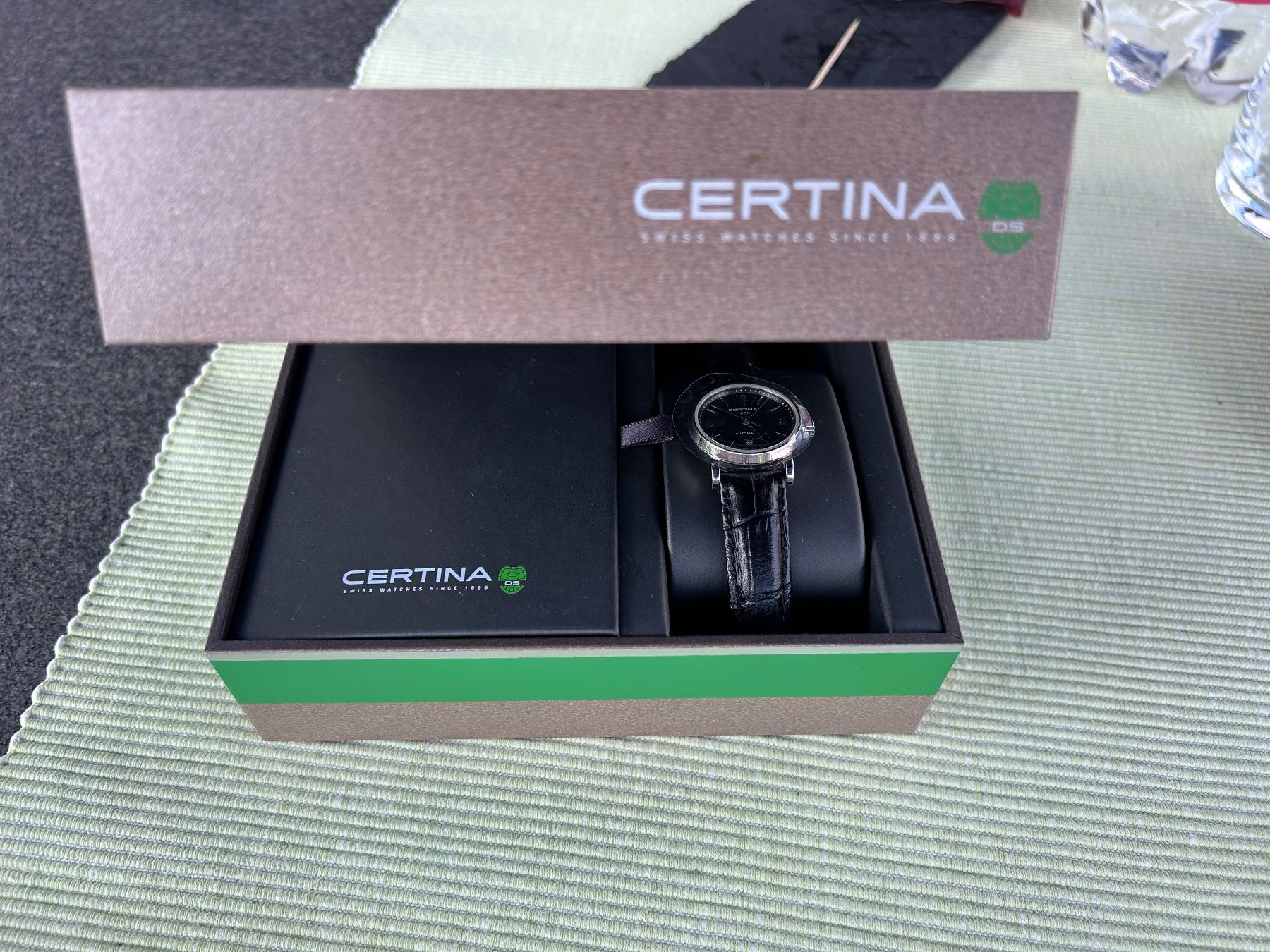 Certina Uhren: Certina DS Caimano Automatic, Ref. C017.207.16.057.00, black – Gebraucht aus Jegenstorf von LordCaterham 6