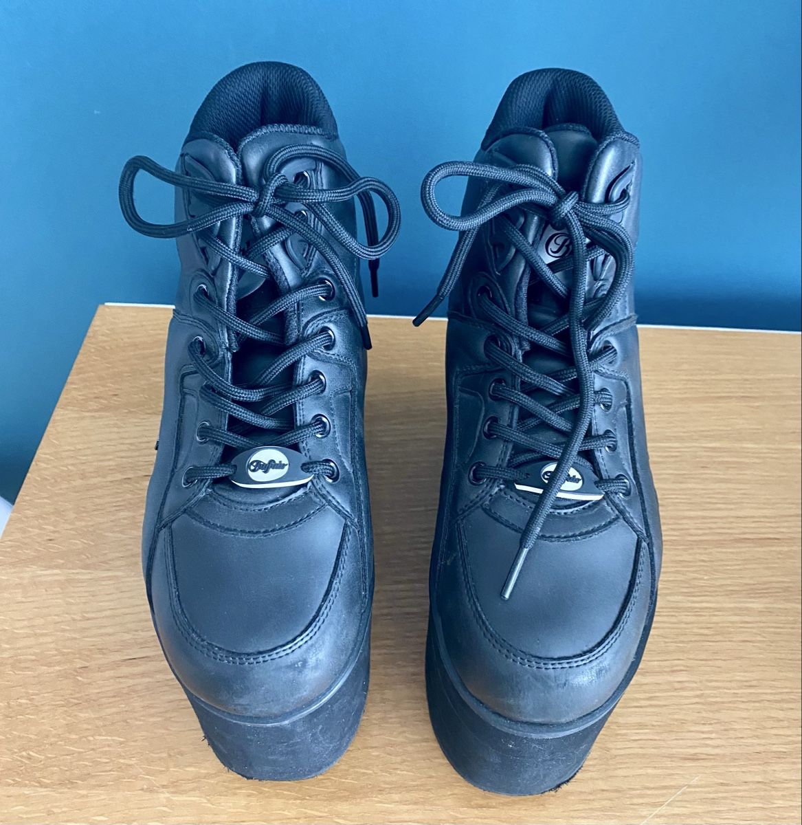 Buffalo Scarpe da donna: Baskets Buffalo plateforme noires taille 39 – Usato da Lausanne venduto da Vracorama 1