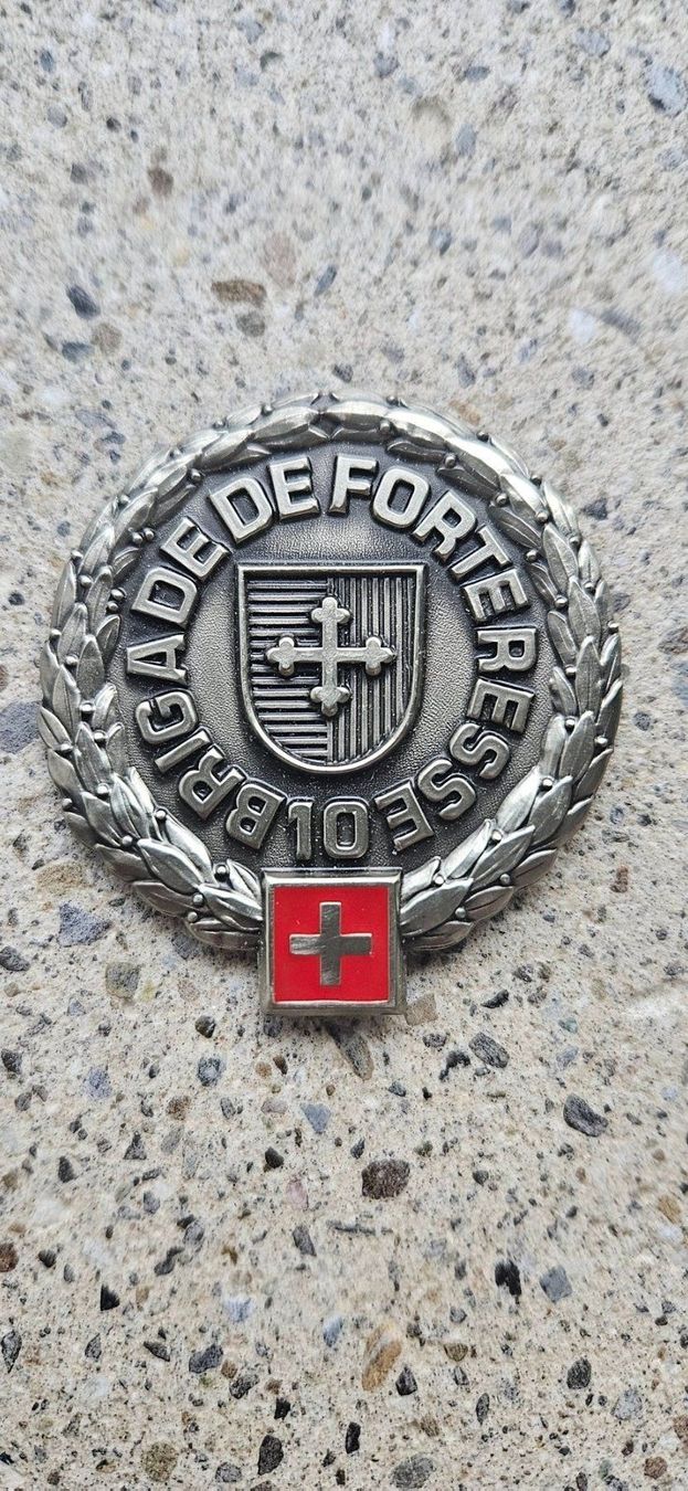 Schweizer Armee Placchette & Badge: *** Beretemblem Silber Schweizer Armee *** – Nuovo e nell'imballaggio originale da Riedholz venduto da fr_sIruP