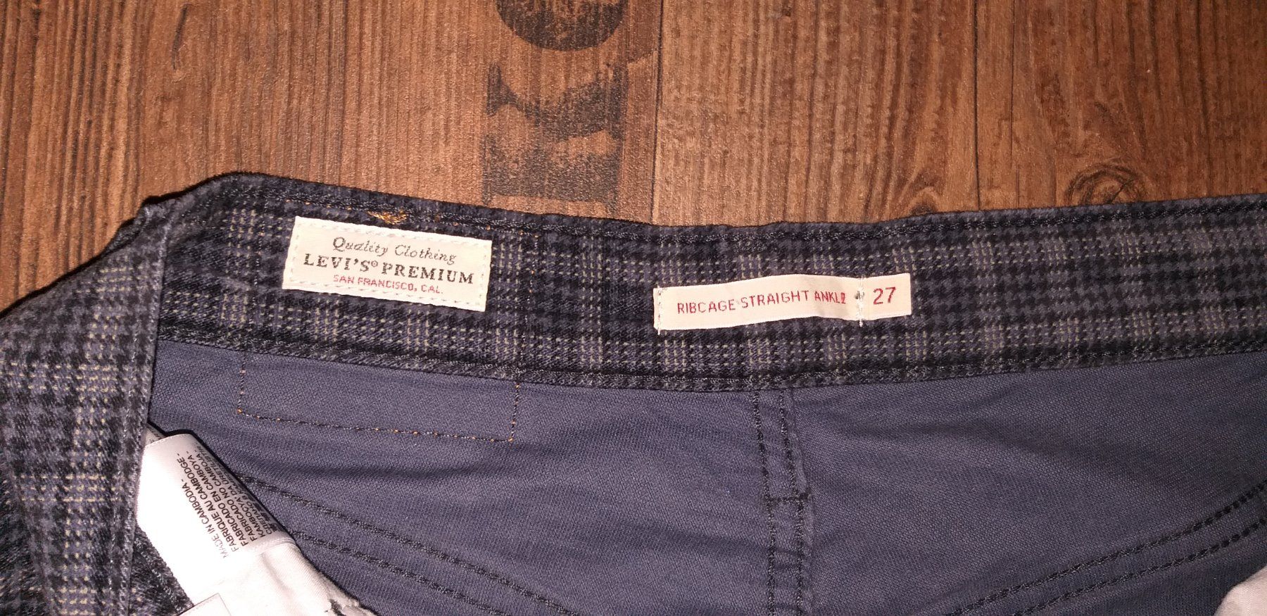 Levi's Jeans: Jeans LEVIS STRAUSS    Taille/Grosse W 27 – Usato da Cossonay-ville venduto da Super-Price-Quality 3