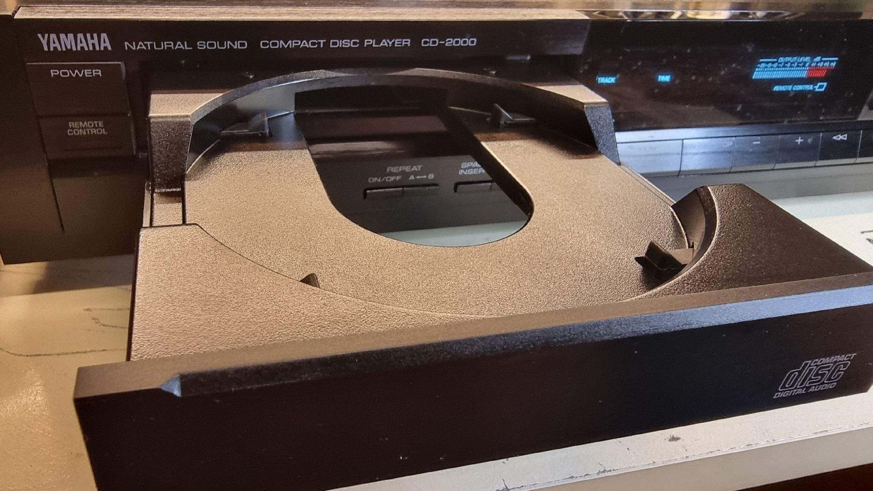 CD: YAMAHA CD-2000 – Usato da Schöfflisdorf venduto da Silvervintage.CH 6
