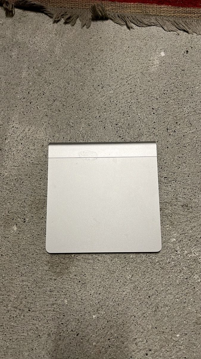 Apple Mouse: Apple Magic Trackpad pavé tactile état acceptable – Usato da Prilly venduto da Jeanbrouille