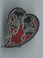 Placchette & Badge: Herz-Totenkopf Pin – Usato da Zürich venduto da t24_de