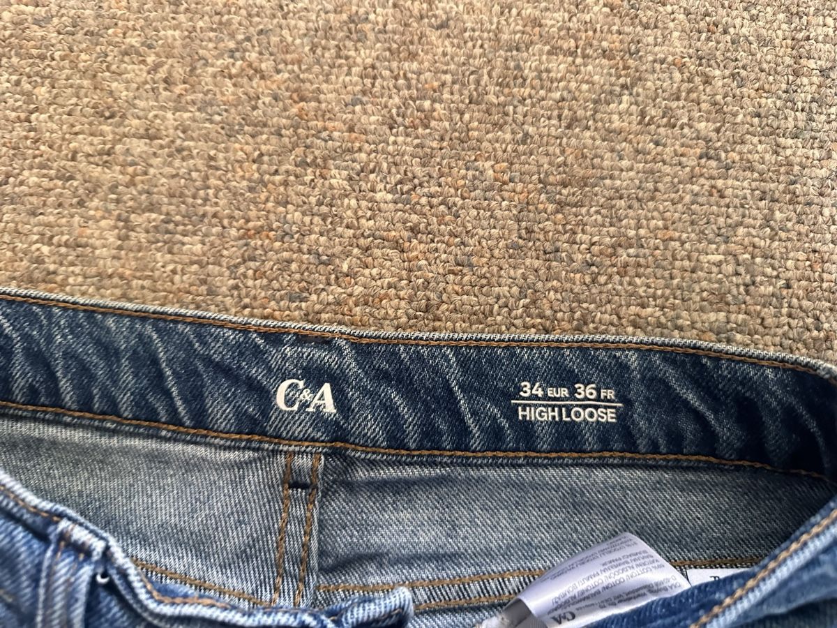 C&A Jeans: C&A Jeans Petite Grösse 34 – D'occasion à Wildensbuch par pet_d2dv 2