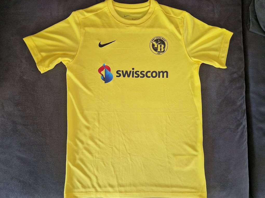 Nike Canottiere & Pantaloni: Maillot BSC YOUNG Boys neuf – Usato da Villars-sur-Glâne venduto da Mark_988 1