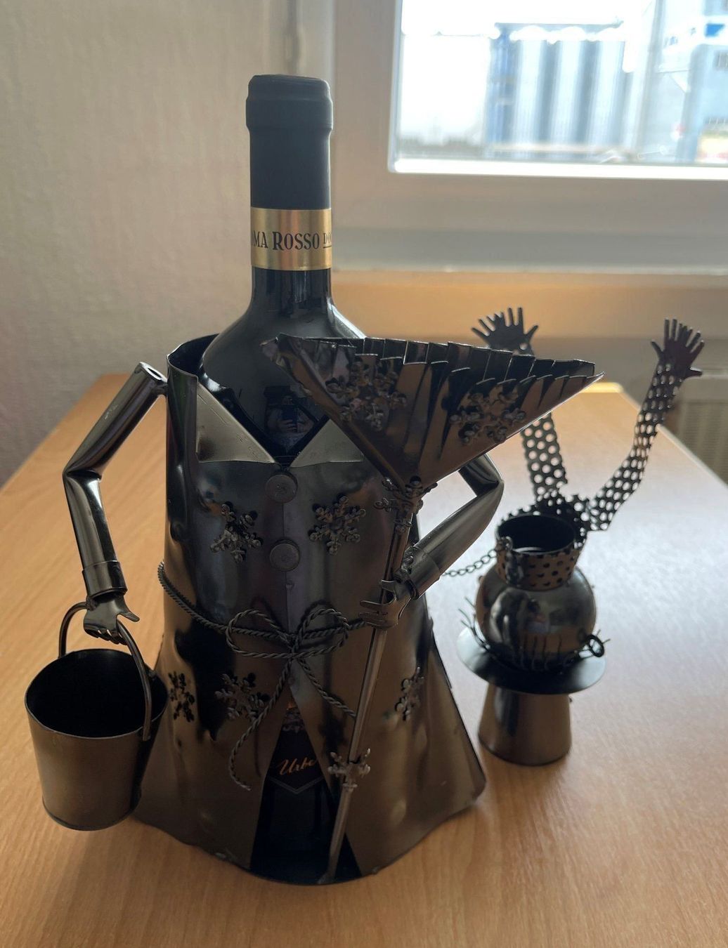 Tutte le decorazioni: Metallschneemann mit Rotweinflasche – Nuovo e nell'imballaggio originale da Basel venduto da Seifehuesli 5