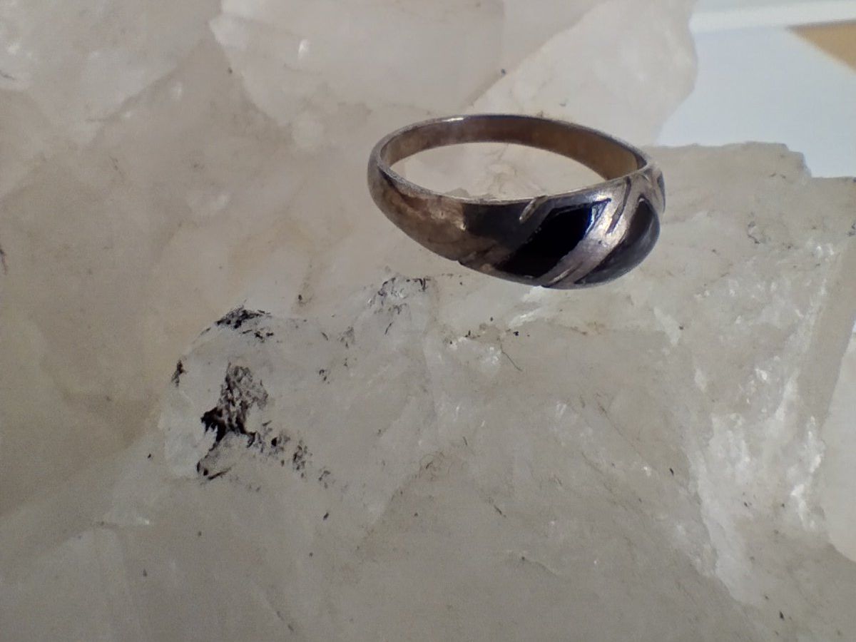 Anelli: RING SILBER 925 MIT SCHWARZER MUSTERUNG – Usato da Romanshorn venduto da BoutiqueA 1