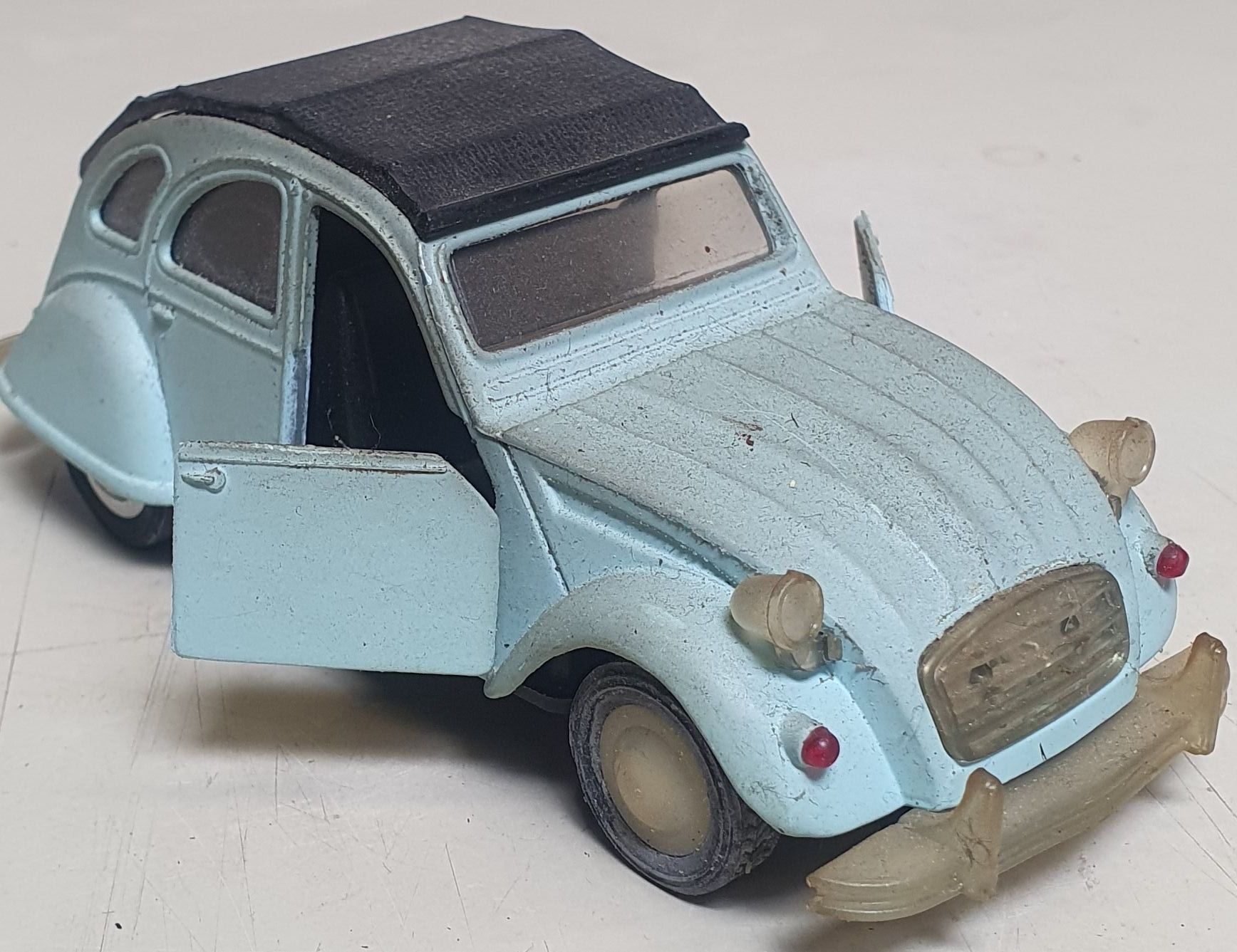 Citroën Modellini d'auto: 2 chevaux Citroën bleue clair...  – Usato da Salavaux venduto da Gabest.25