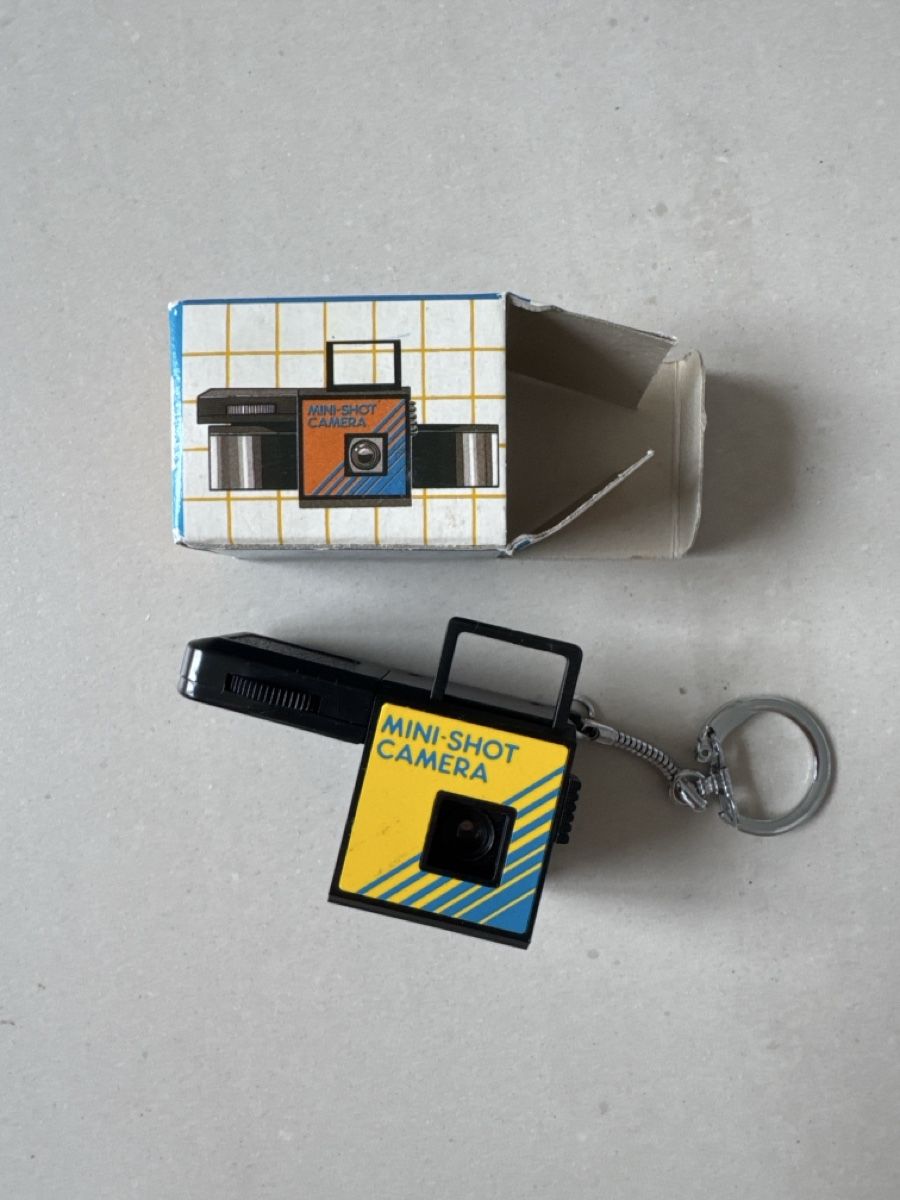 Portachiavi: Schlüsselanhänger Mini Shot Camera – Nuovo (secondo la descrizione) da Dübendorf venduto da Moebelverkauf10