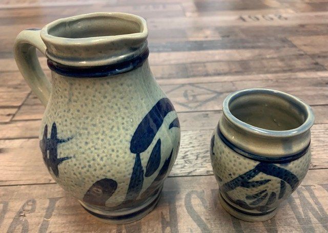 Caraffe: Kleiner Weinkrug mit Becher – Nuovo (secondo la descrizione) da Gundetswil venduto da Egro100