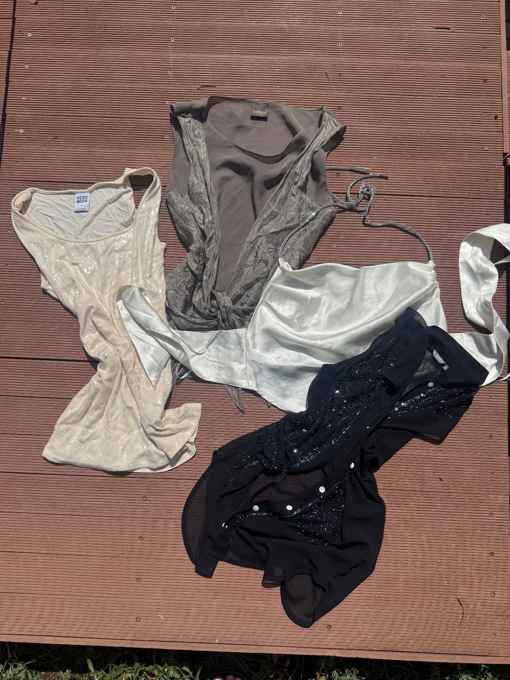 Lotti di vestiti: Partyset: Gosha , vero moda ect – Usato da Gachnang venduto da lie_m66g 1