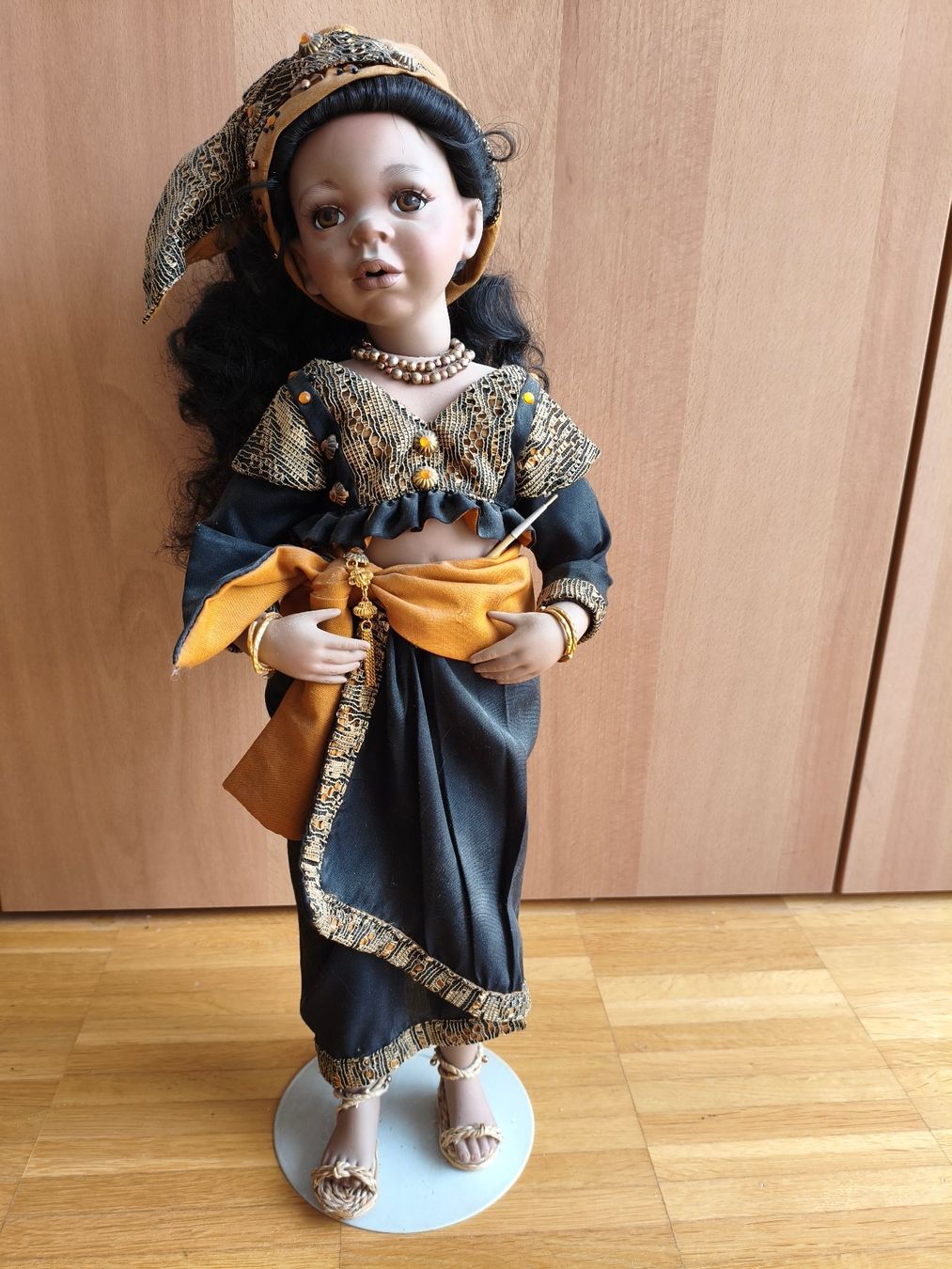 Bambole: Wunderschöne Puppe mit vielen Details – Usato da Ehrendingen venduto da thegreat1