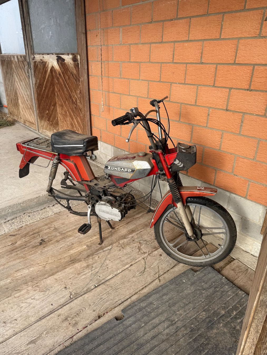 Zündapp Cyclomoteurs: Zündapp 460/23 Töffli – Défectueux à Fahrni b. Thun par Salzberger-FZH 5