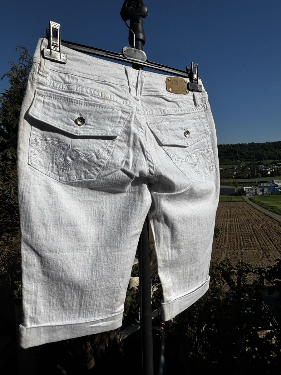 Jeans: Jeanshosen weiss – Gebraucht aus Walterswil SO von Sunshineyupi 1