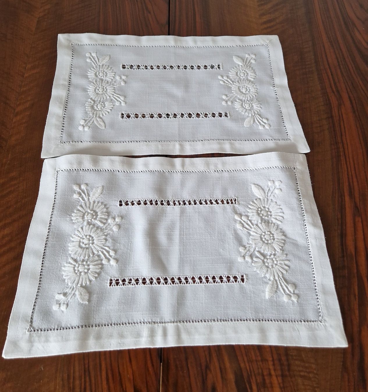 Altra biancheria da tavola: Tischläufer +2 Set / Handarbeit – Nuovo (secondo la descrizione) da Bern venduto da Antikbatik 4