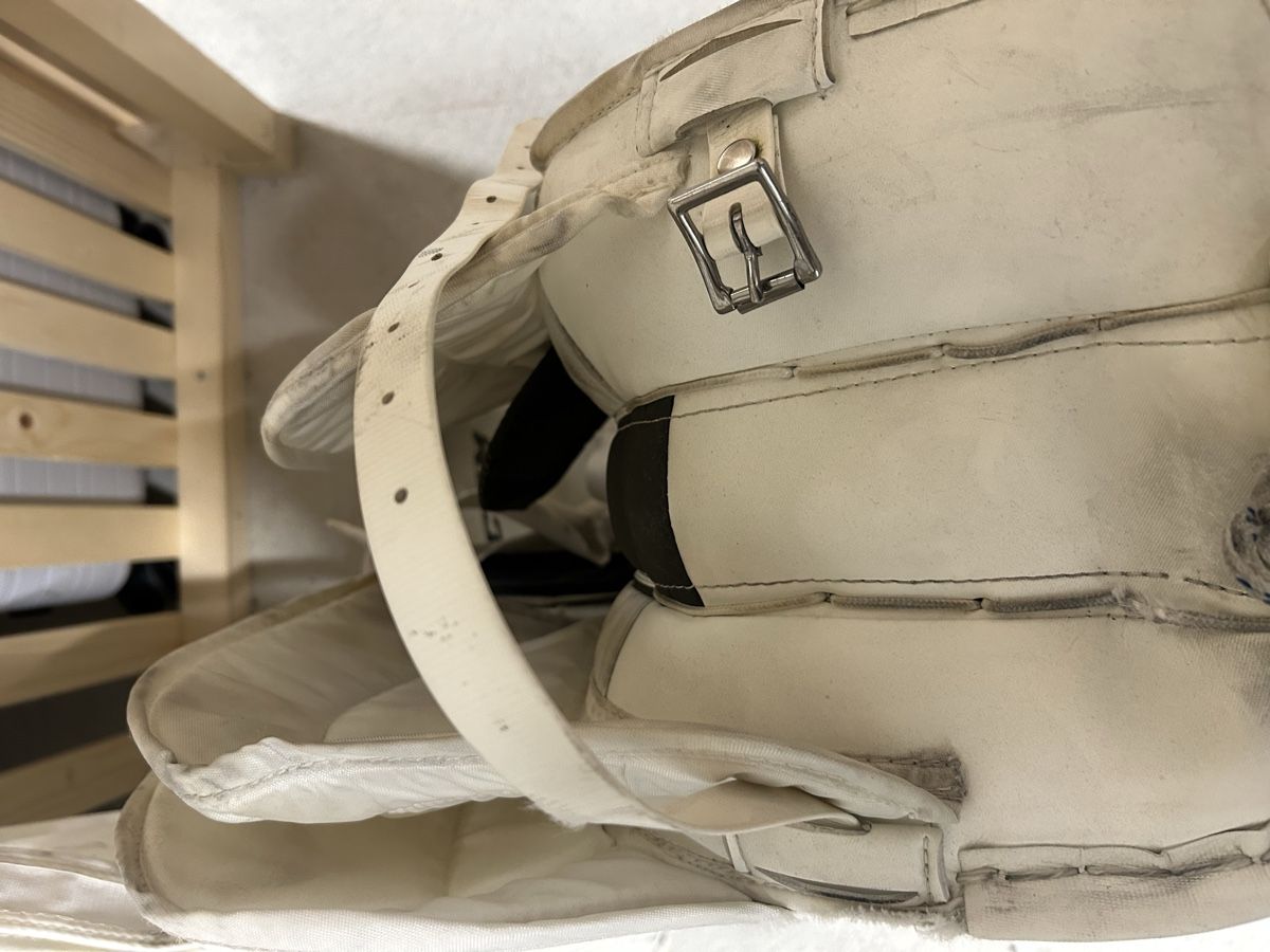Ccm Protezioni & Imbottiture: Eishockey Goalie-Pads – Usato da Epsach venduto da lar_9krb 4