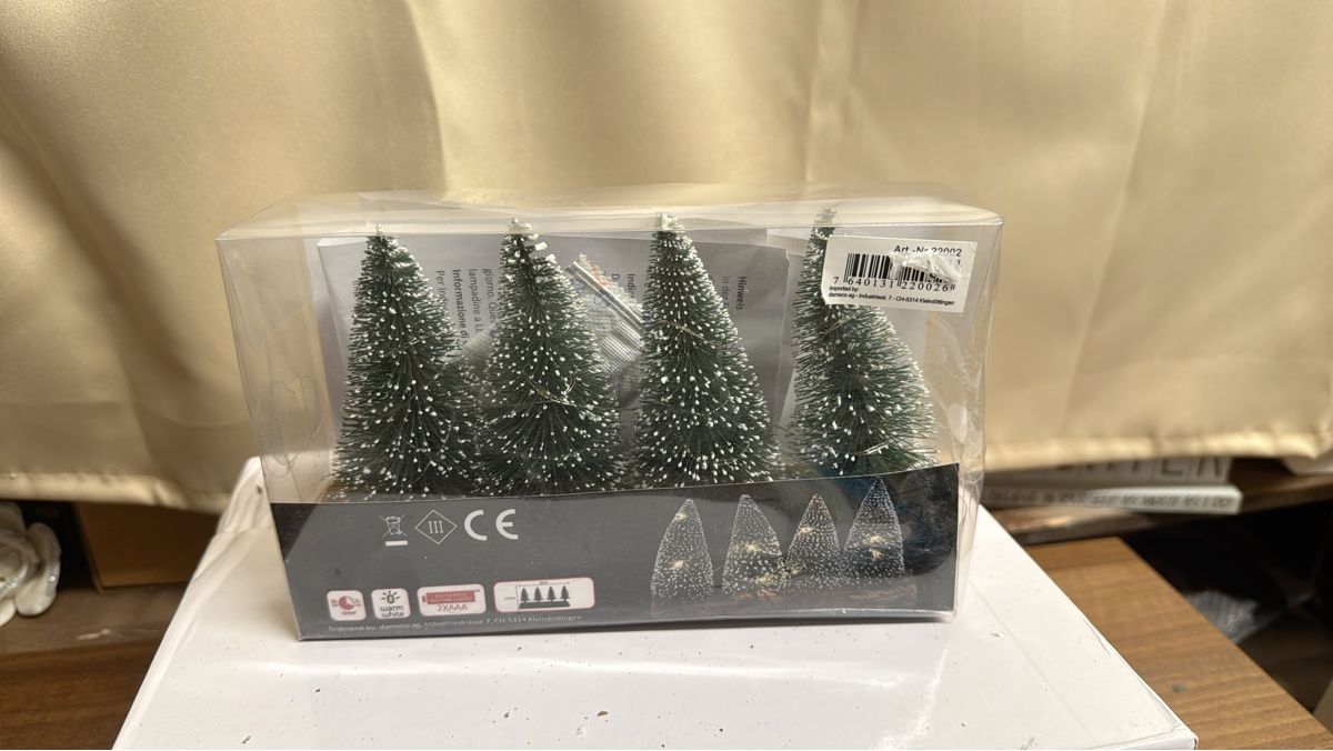Tutte le decorazioni: Mini-Weihnachtsbäumchen, 4er Set, mit LED-Lichtern – Nuovo e nell'imballaggio originale da Dietikon venduto da Beni2025
