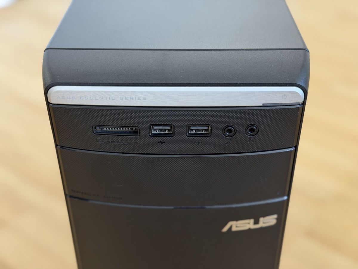 Asus PCs: ASUS Desktop PC M11AD Series – Gebraucht aus Forch von kanada88 2