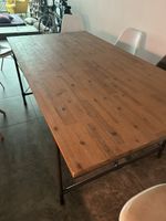Holzesstisch mit leichten Gebrauchsspuren zum Selbstabholen 