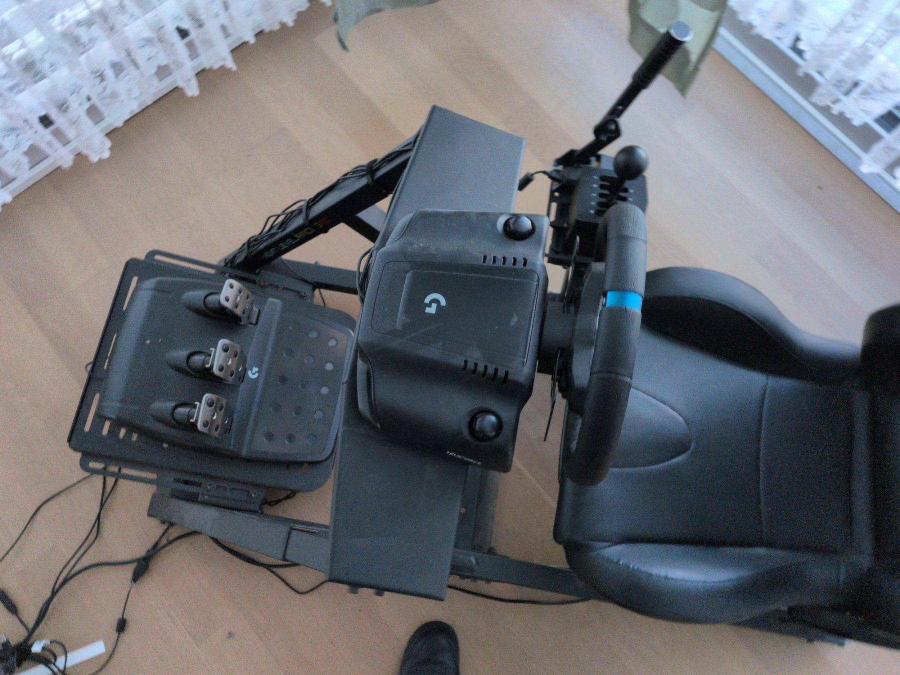 Stühle: Next Level Racing Chair, Logitech Lenkrad Set, Moza Gear – Gebraucht aus St. Erhard von wan_vg5y 2