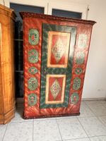  Antike bemaltes Schrank (205)