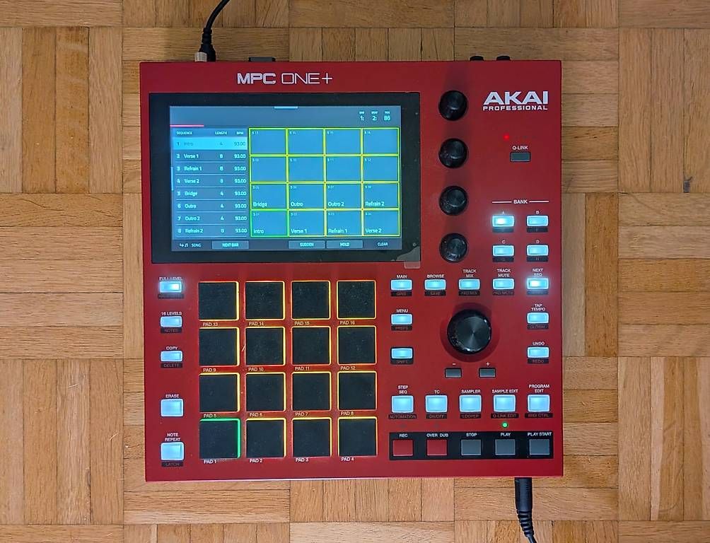 Akai Musikinstrumente: MPC One + Akai – Gebraucht aus Bern von Oli_4er