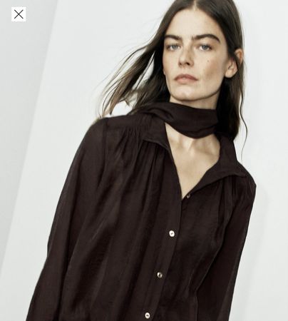 Chemise noire fluide avec foulard intégré état neuf