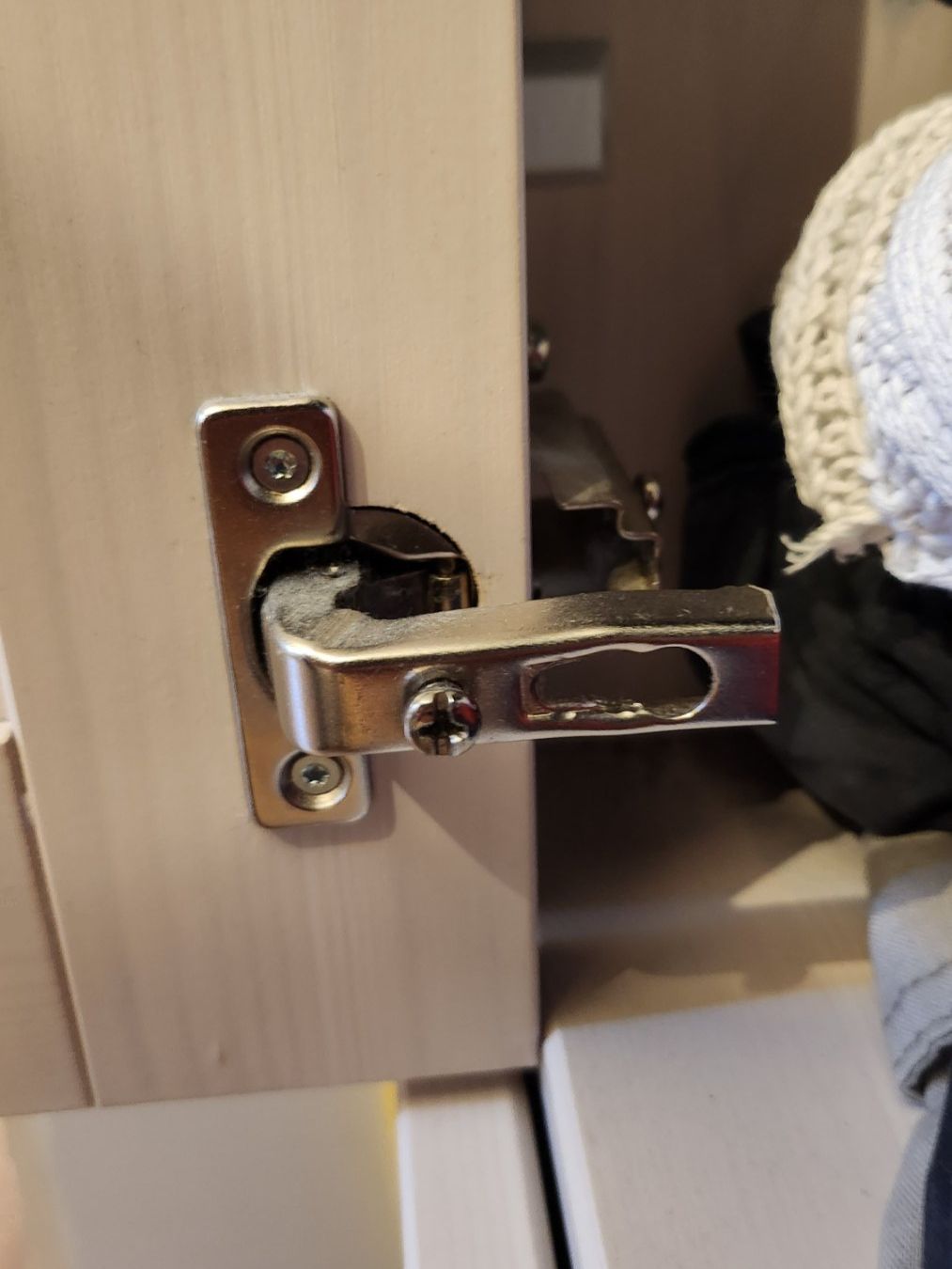 Armadi: Grosser Kleiderschrank mit Spiegel – Usato da Spiez venduto da _Roxy 3