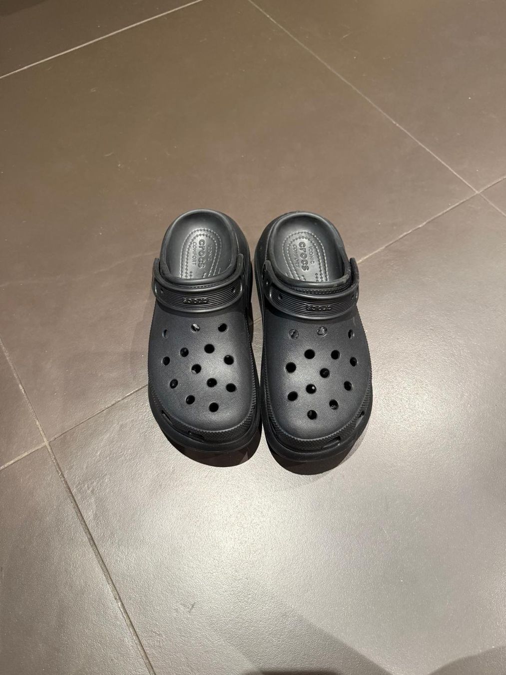 Crocs Herrenschuhe: Clogs – Gebraucht aus Bäch SZ von nonobscura