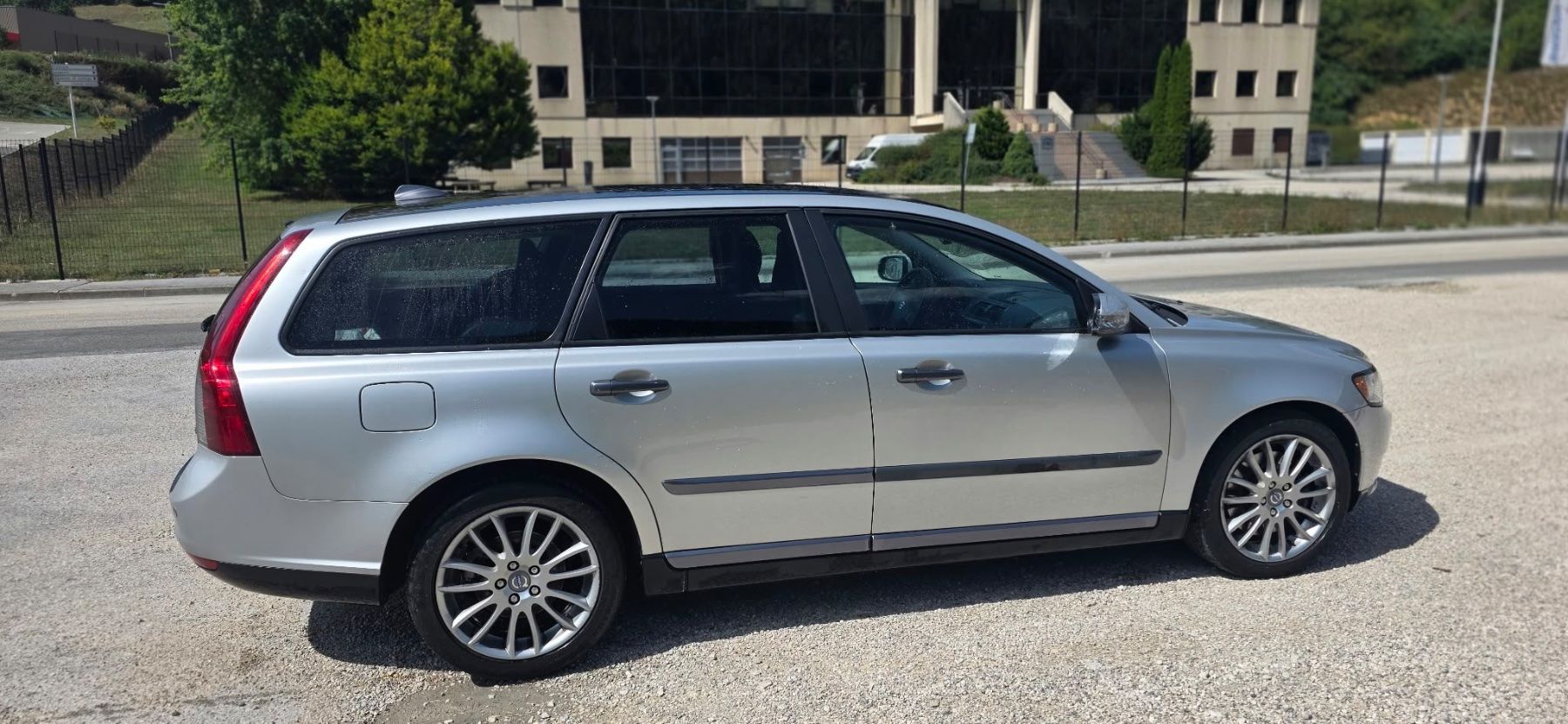 Volvo Autos: Volvo V50 2.0D Powershift – D'occasion à Le Locle par asc_r6p5 2