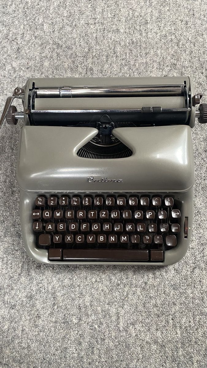 Macchine da scrivere: Optima Schreibmaschine – Usato da Wila venduto da anr_7hd7