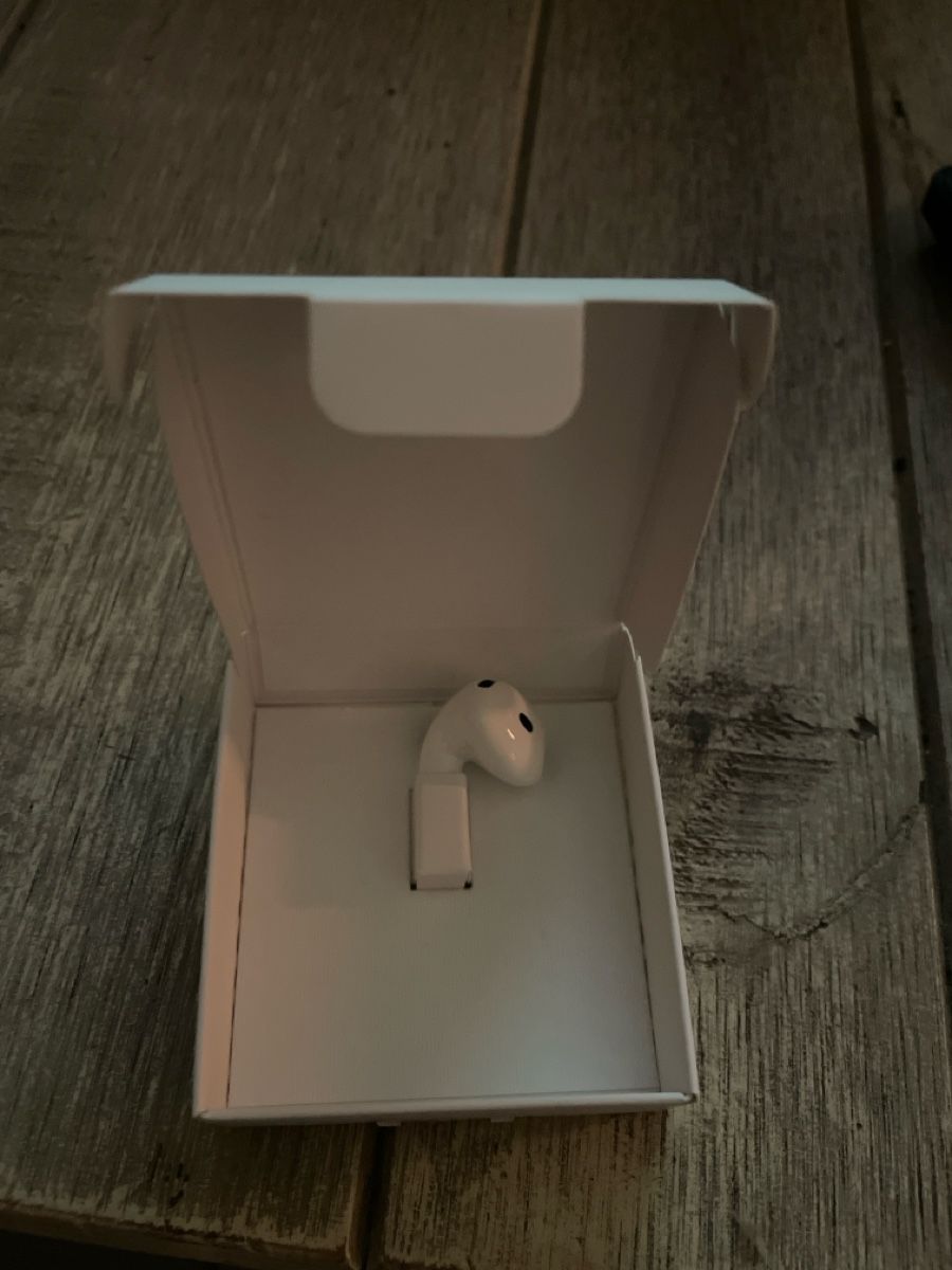 Apple Kopfhörer: Airpods links – Neu und originalverpackt aus Dintikon von Pamada