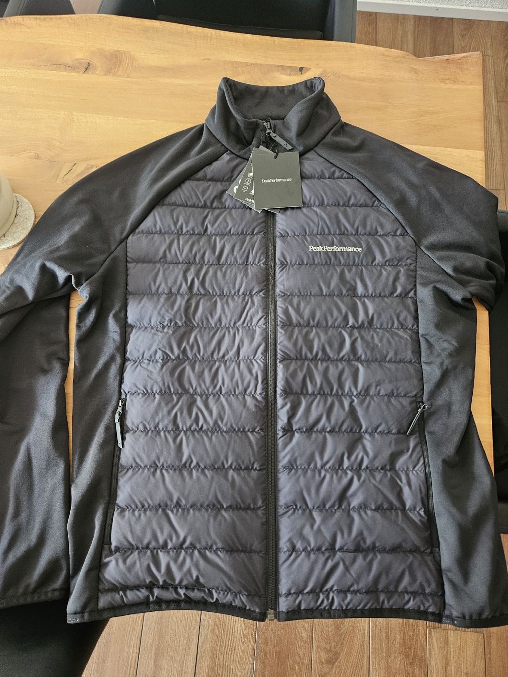 Peak Performance Giacche: Peak Performance stand hybrid Jacke Herren – Nuovo e nell'imballaggio originale da Schüpfheim venduto da isa_ler18