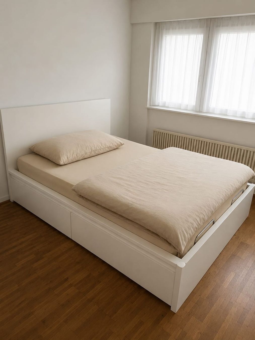 Ikea Letti: Ikea Malm Bett , 4 Schubladen, Top – Usato da Flaach venduto da Bobby777