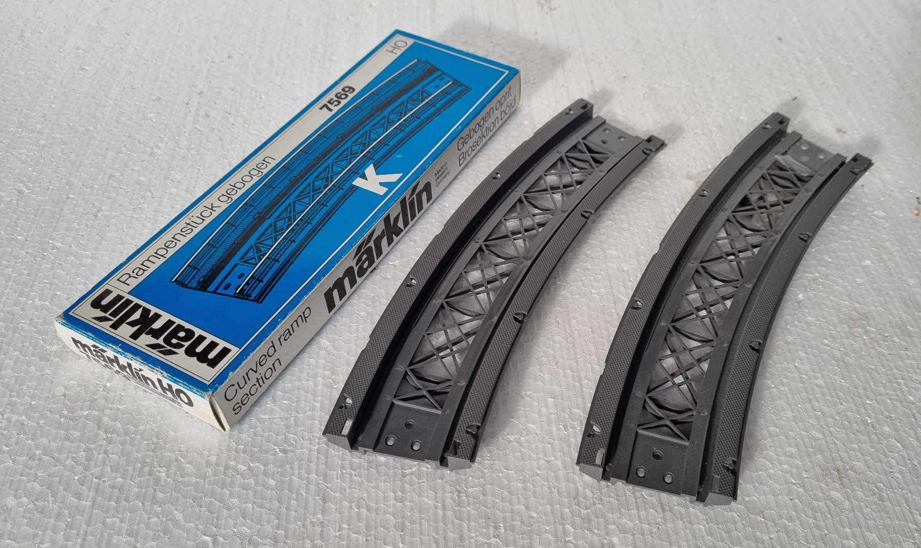 Märklin Modellini di ferrovie: Märklin 7569 K-Gleis Rampe gebogen – Usato da Ringgenberg BE venduto da burritinio
