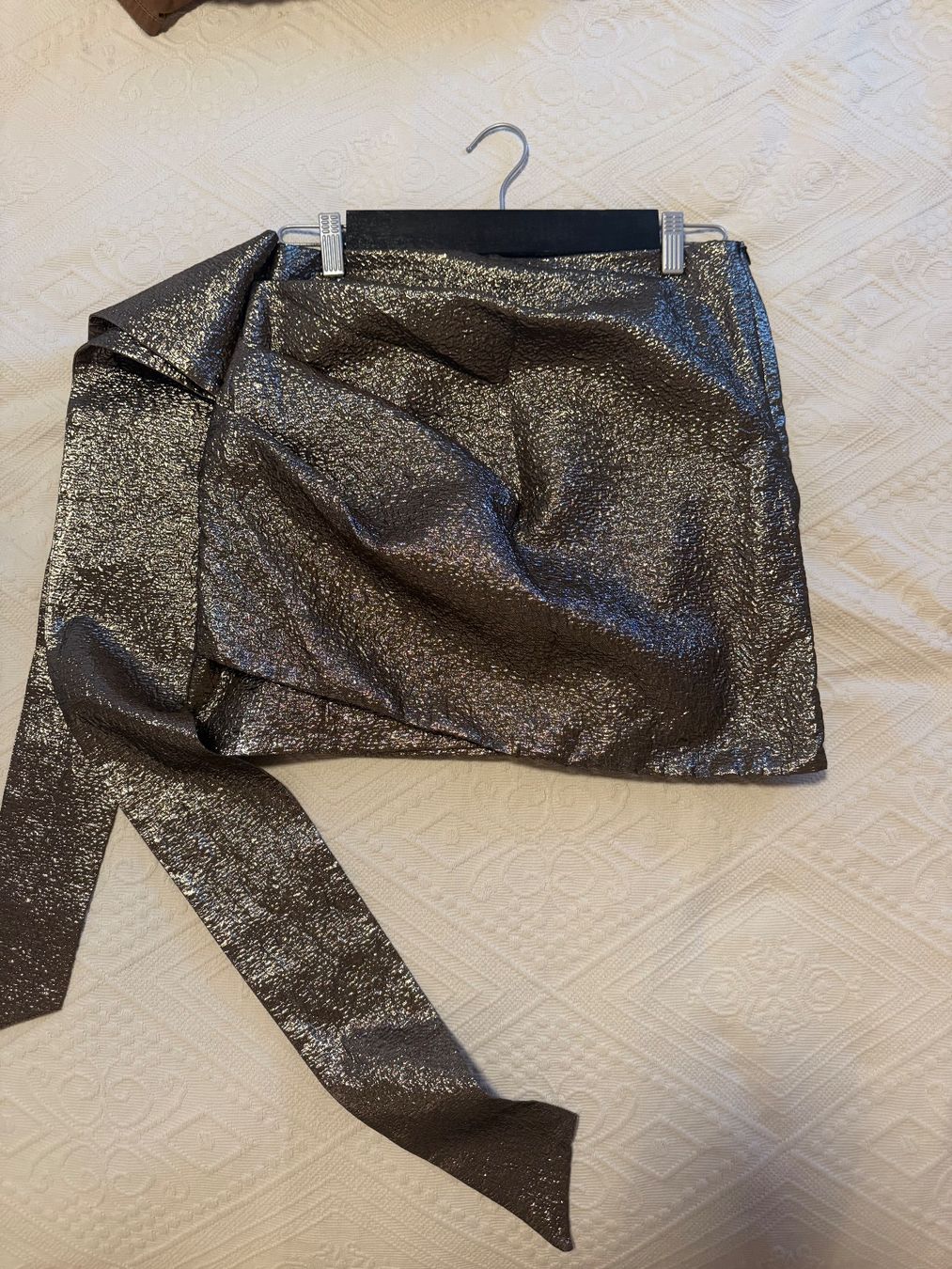 Mango Gonne: Mango golden/bronze miniskirt, M – Usato da Zürich venduto da kuz_mnn9 3
