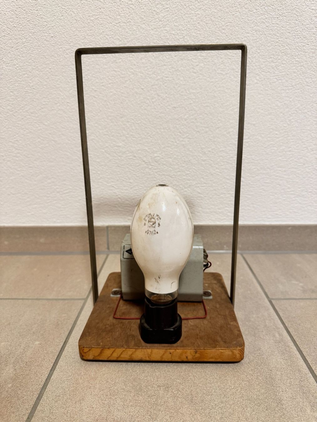 Lampade: Entladungslampe Antik – Difettoso da Hofstetten ZH venduto da Balu083 1