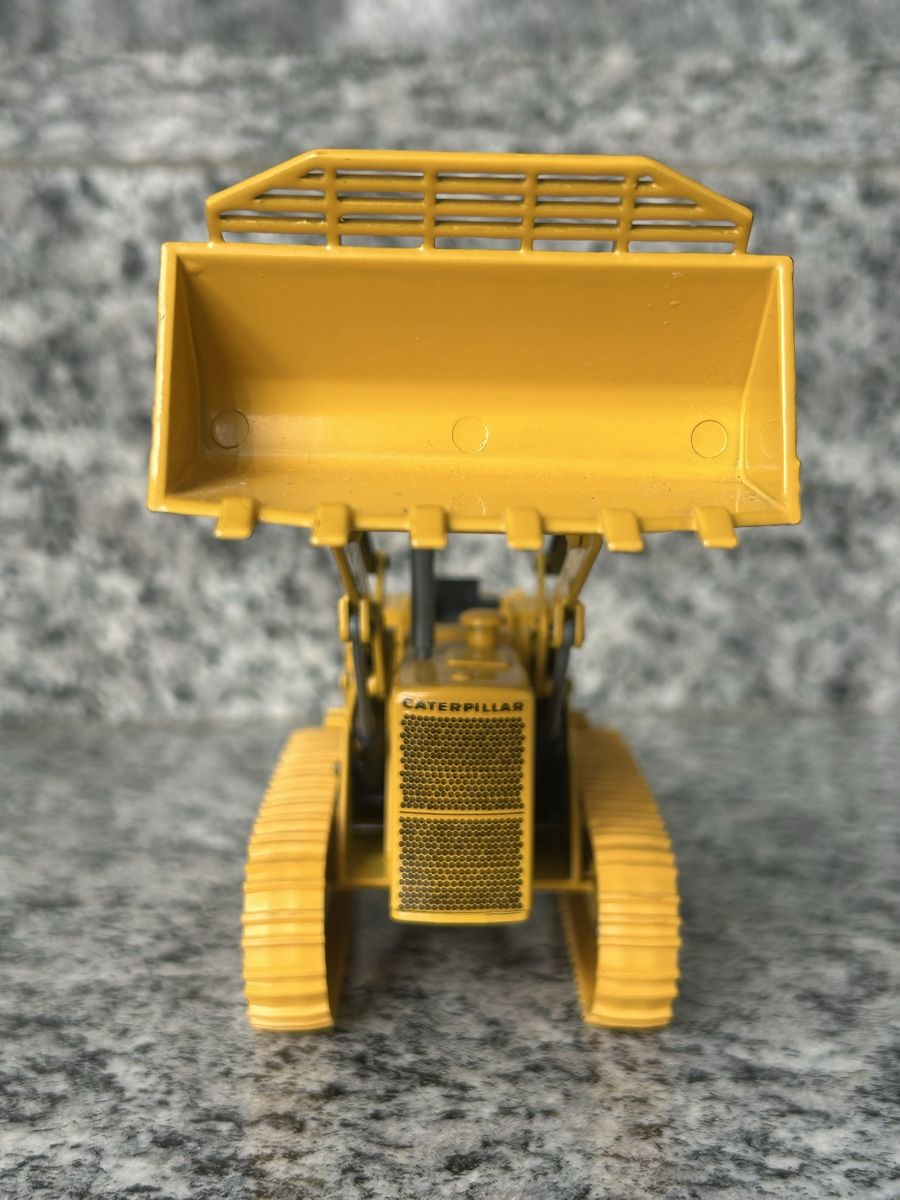 Caterpillar Kit di modellismo & Modellini statici: Caterpillar 983, 1:50 – Usato da Horw venduto da Tigercat635 3