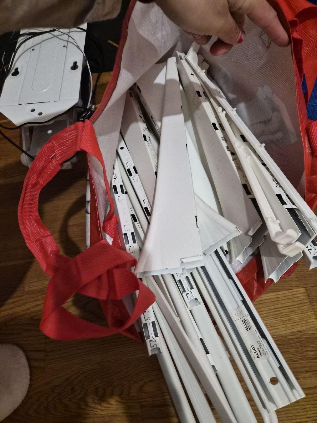 Ikea Armadi: IKEA ALGOT Wandsystem / offener Kleiderschrank – Usato da Huttwil venduto da Rahanny01 6