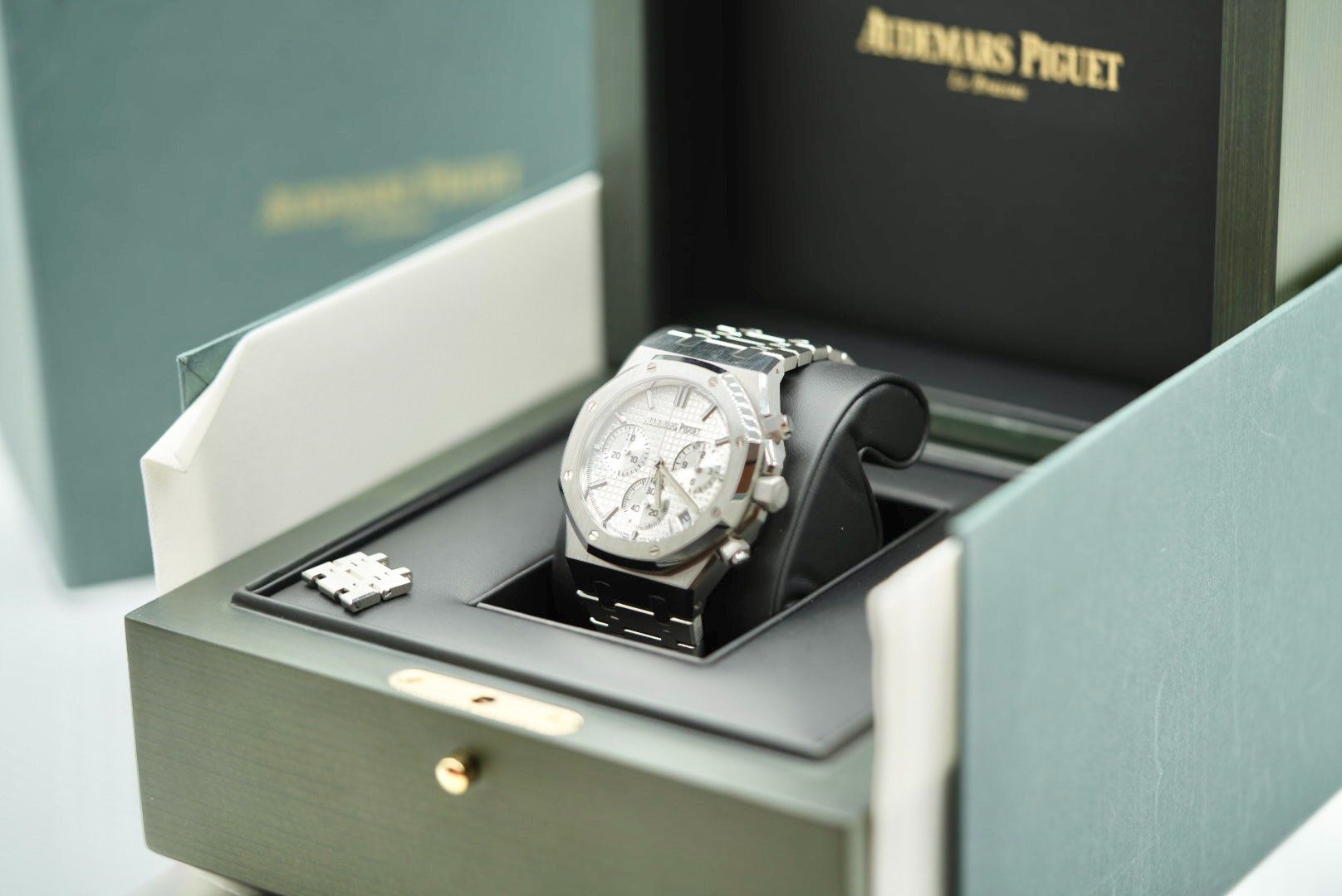 Audemars Piguet Orologi: Audemars Piguet Royal Oak Chronograph Ref. 26240 – Usato da Lugano venduto da Superstudiolugano 8