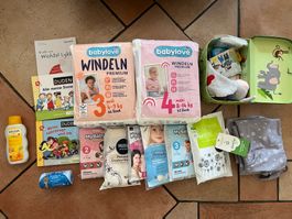 Baby Windeln ,Pflegeartikel und weiter. Fabrikneu