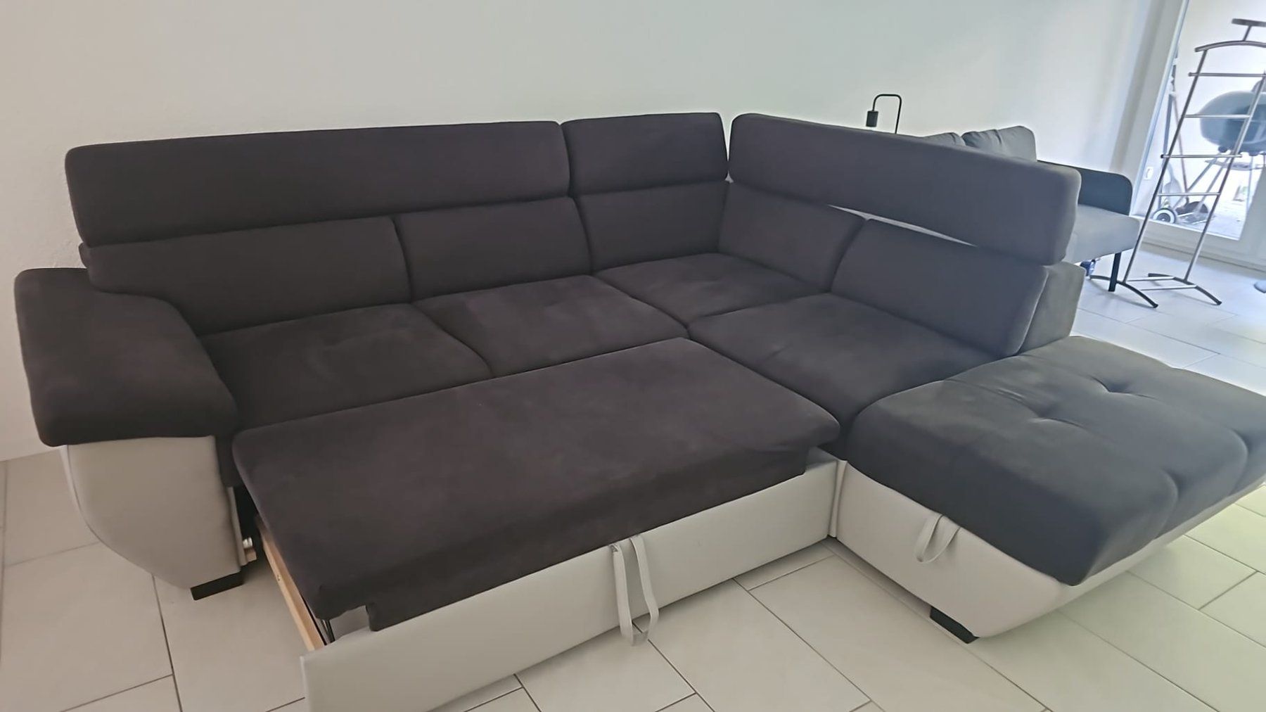 Sofas: Corner sofa with sleeping function and storage good cond. – D'occasion à Baden par mar_2m6r 5