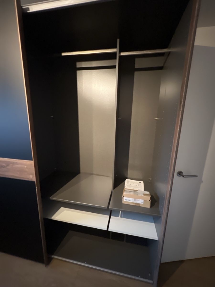 Livique Armadi: Kleiderschrank mit Schiebetüren Rauch – Usato da Lenzburg venduto da JR_1991 2