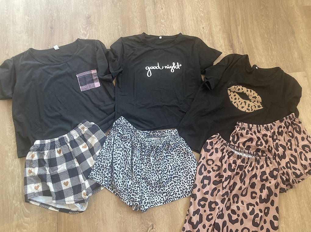 Négligés & Pyjamas: 3 Pyjamas Gr. S – D'occasion à Grächen par jan_9wyc 1