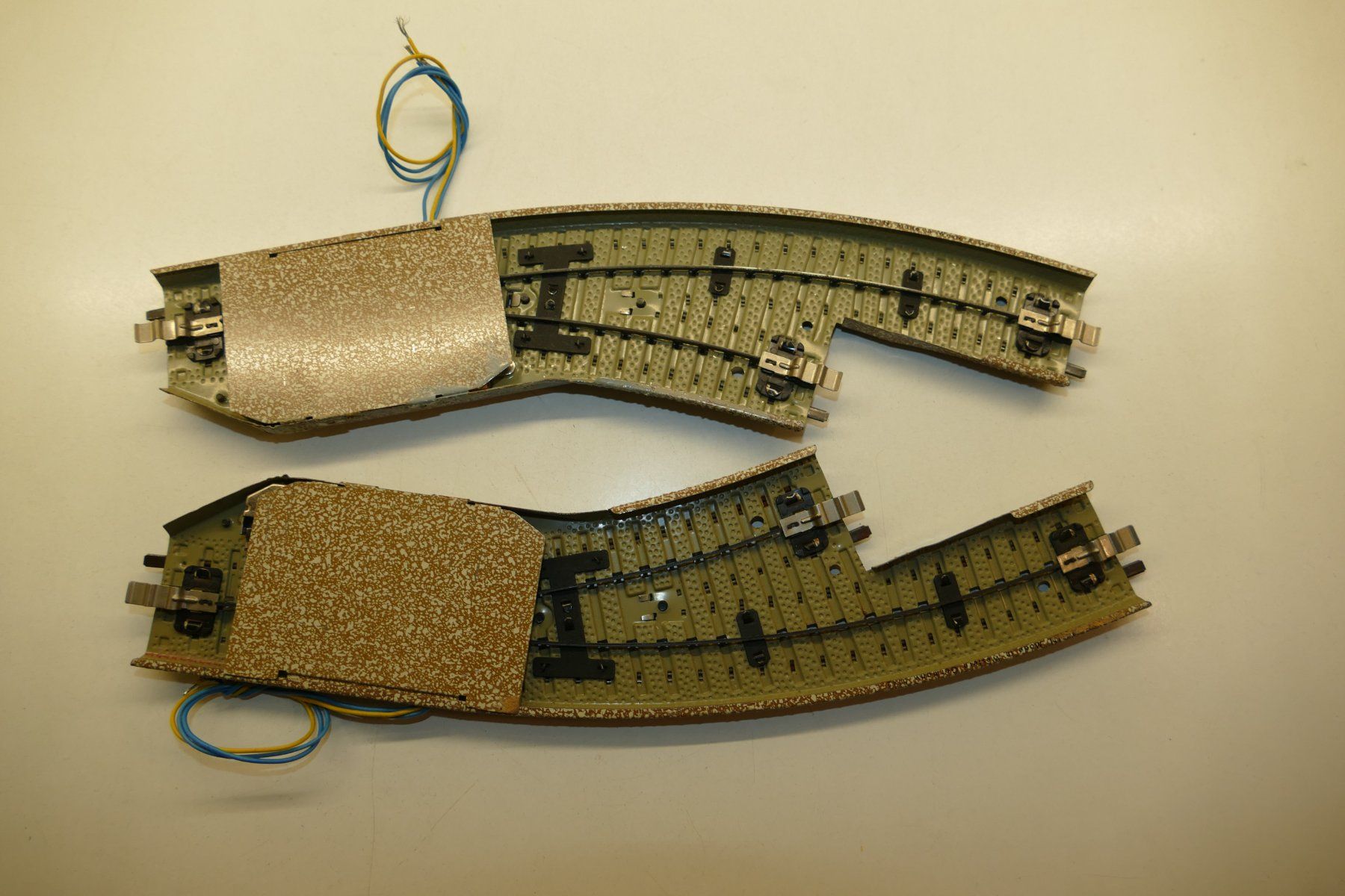 Märklin Modellini di ferrovie: Märklin H0: M-Bogenweichenpaar Einheit 3 – Usato da Niederhasli venduto da rail-duerst 3