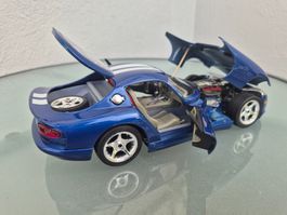 Dodge Viper GTS von Burago 1:18